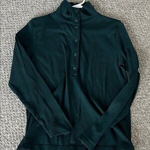 New Athleta Flurry Seamless Henley in Dark Green. Never worn! Size L